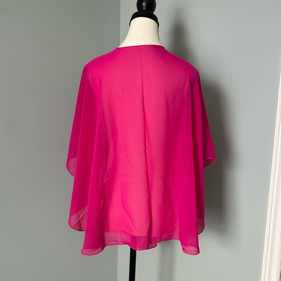 🔥🆕🔥 Fuchsia Chiffon Poncho Wrap & Embroidered Floral Pouch - Picture 3 of 7